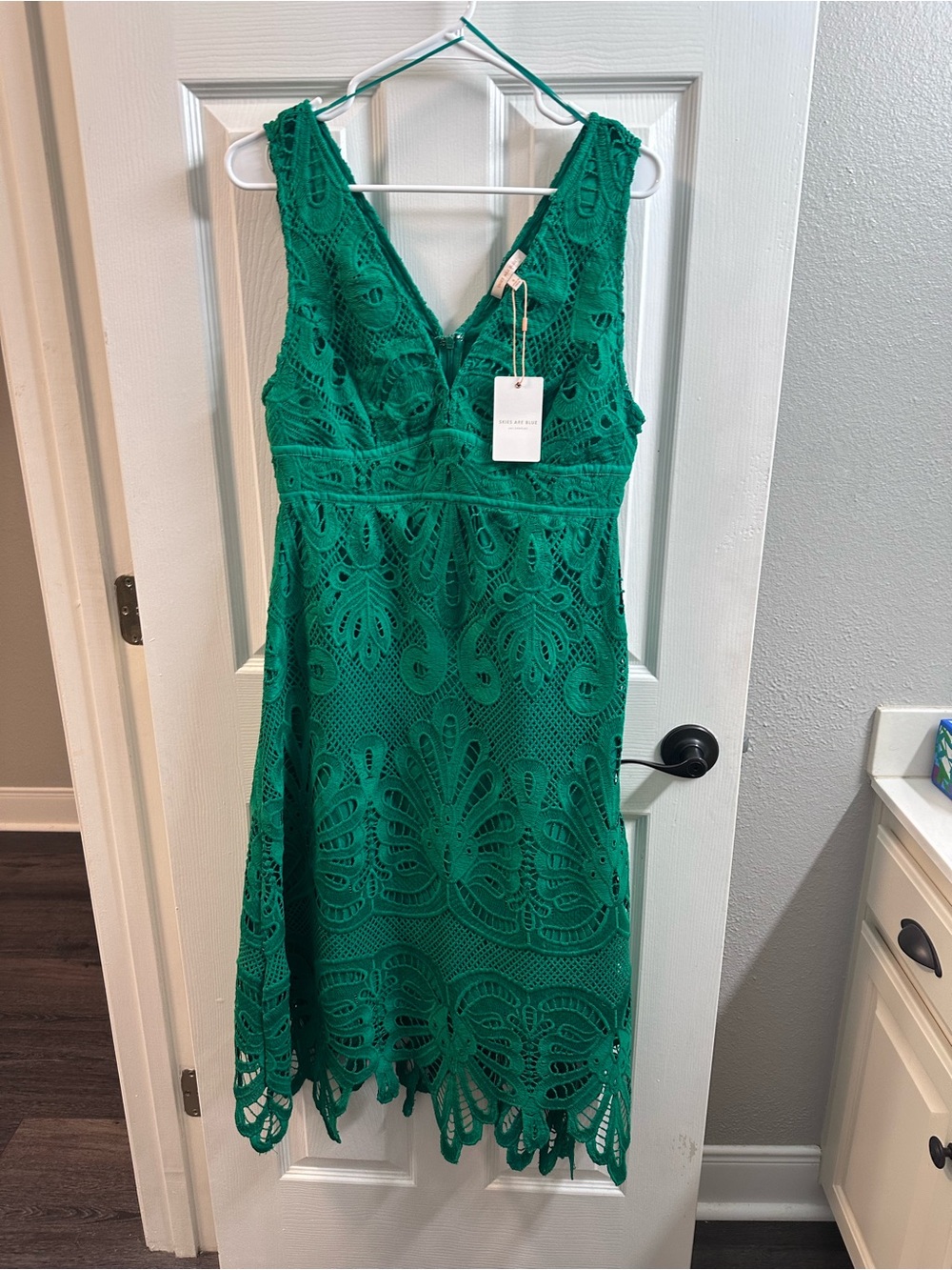Skies Are Blue Emerald Green Lace V-Neck A-Line Dress